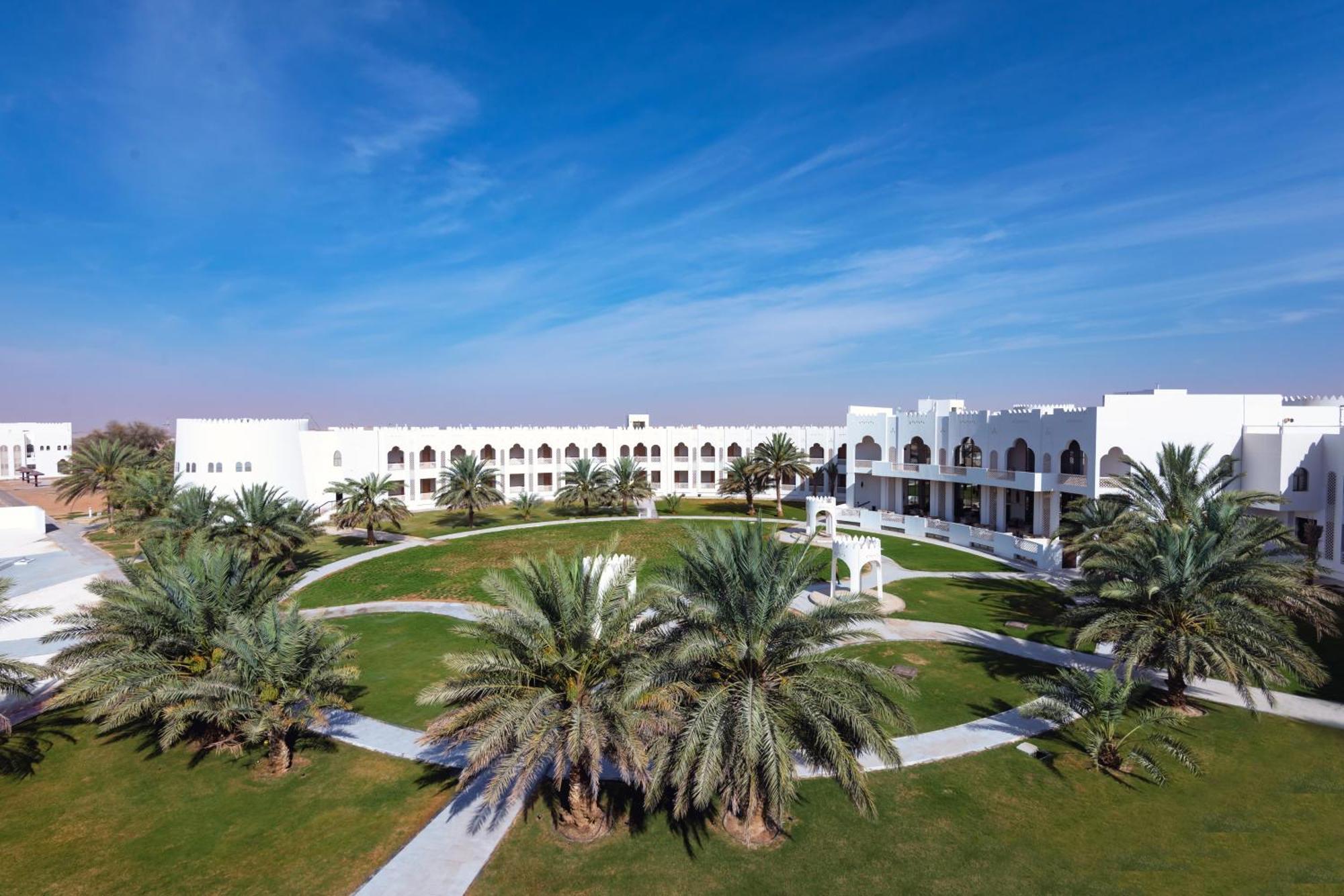 Liwa Hotel Mezairaa Exterior photo